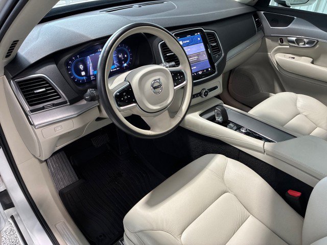 Used 2024 Volvo XC90 B5 Core w/ Protection Package Premier AWD/4WD image 9