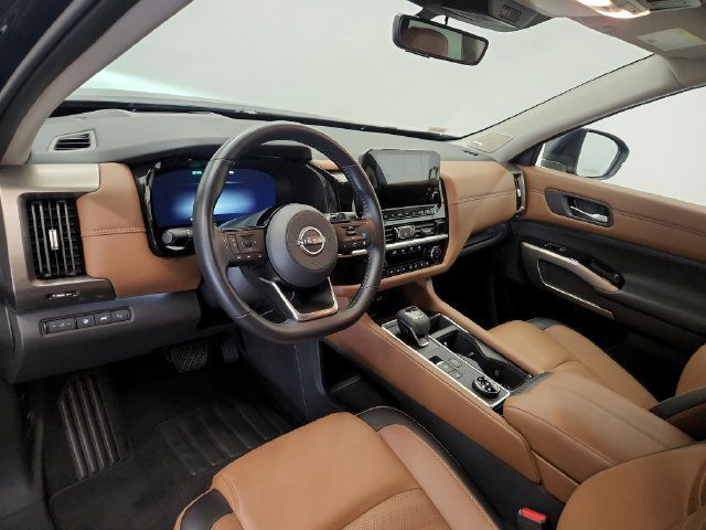 Used 2025 Nissan Pathfinder Platinum w/ Cargo Package AWD/4WD image 14