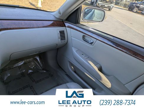 Used 2006 Cadillac DTS w/1SB image 13