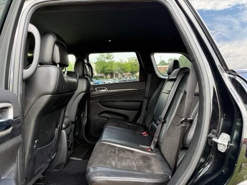 Used 2021 Jeep Grand Cherokee Laredo X AWD/4WD image 24