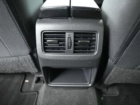 Used 2024 Nissan Rogue S AWD/4WD image 25