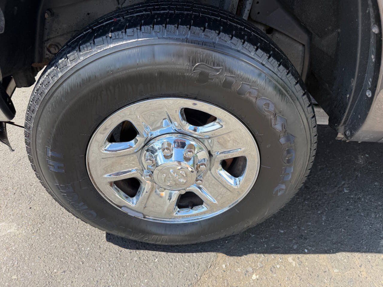 Used 2018 RAM 2500 Tradesman w/ Chrome Appearance Group AWD/4WD image 17