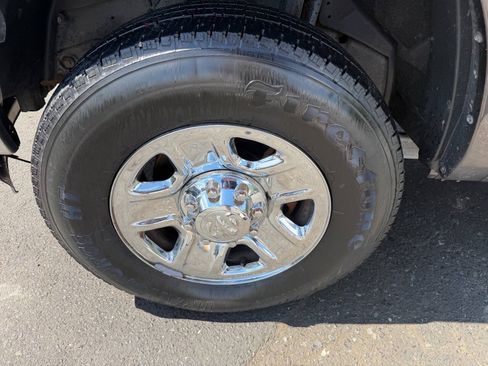 Used 2018 RAM 2500 Tradesman w/ Chrome Appearance Group AWD/4WD image 17
