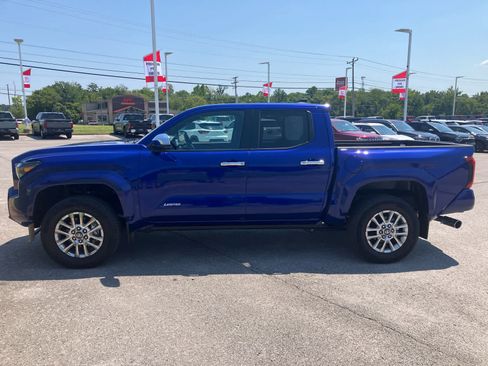 Used 2024 Toyota Tacoma Limited image 4