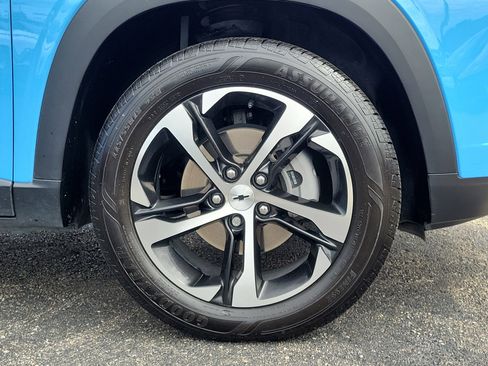 Used 2024 Chevrolet Trax RS w/ Sunroof Package FWD image 5