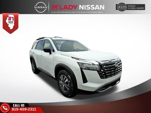 New 2026 Nissan Pathfinder SL image 1