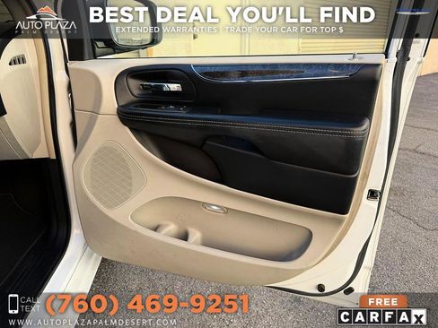 Used 2015 Chrysler Town & Country Touring FWD image 33