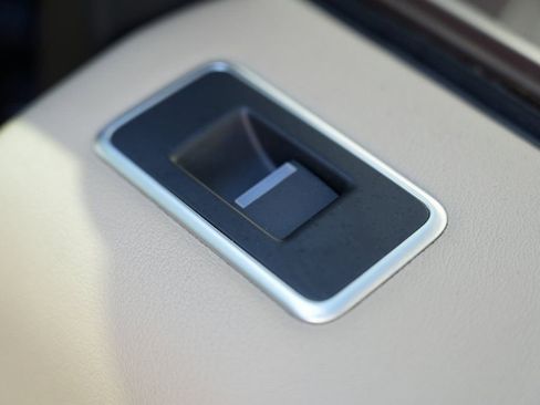 Used 2017 Land Rover Range Rover Supercharged image 42