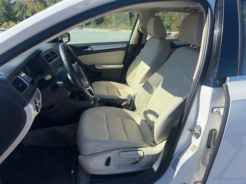 Used 2013 Volkswagen Jetta SE image 11