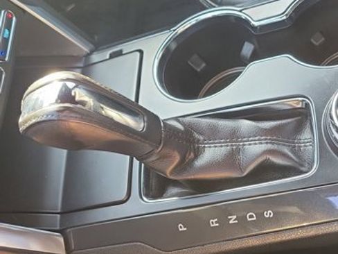 Certified 2018 Ford Explorer Platinum image 31