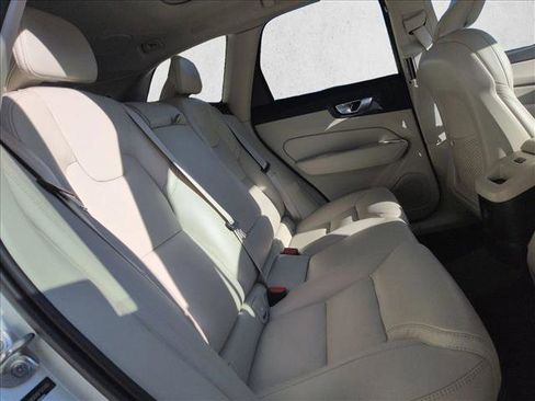 Certified 2023 Volvo XC60 T8 Ultimate w/ Climate Package image 21