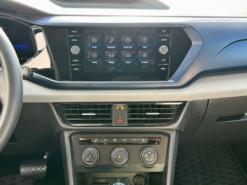 Certified 2022 Volkswagen Taos SE FWD image 24