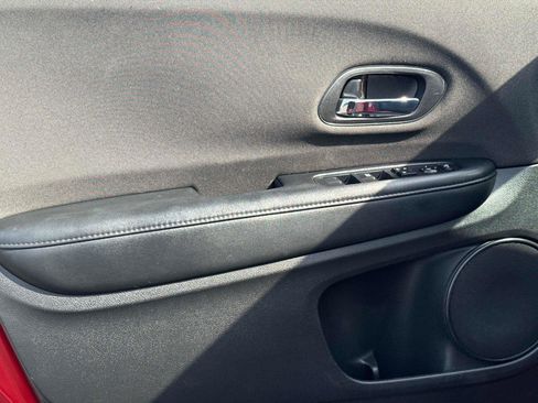 Certified 2020 Honda HR-V Sport image 17