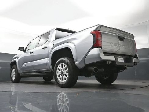 Used 2025 Toyota Tacoma SR5 RWD image 32