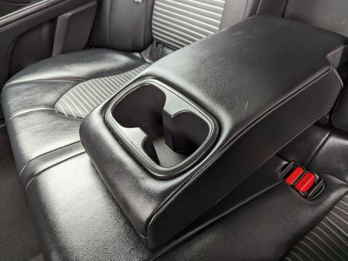 Used 2020 Toyota Camry SE w/ Cold Weather Package image 38