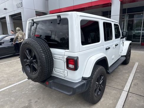 Used 2022 Jeep Wrangler Unlimited Sahara image 5