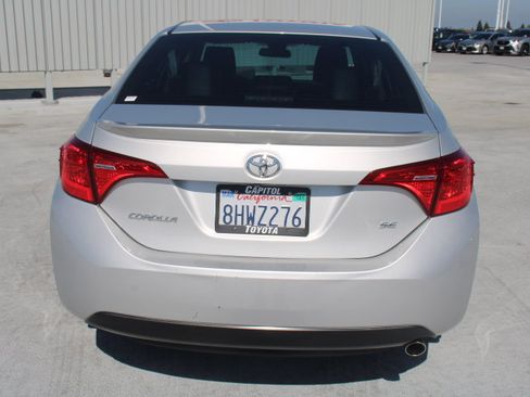 Used 2018 Toyota Corolla SE FWD image 4