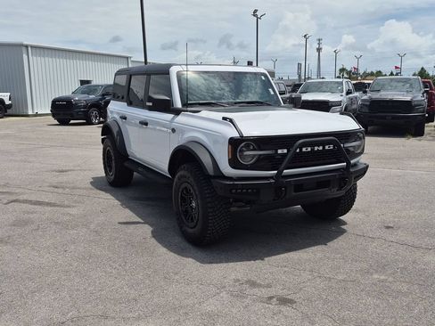 Used 2024 Ford Bronco Wildtrak AWD/4WD image 3