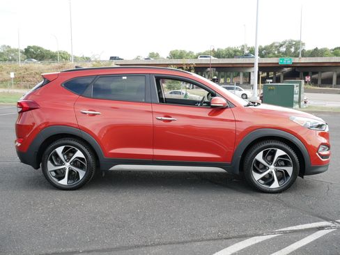Used 2017 Hyundai Tucson Limited w/ Limited Ultimate Package 03 AWD/4WD image 8