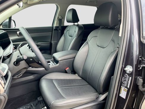 Certified 2025 Kia Sorento S AWD/4WD image 15