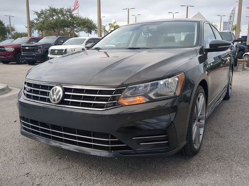 Used 2017 Volkswagen Passat 1.8T R-Line image 9
