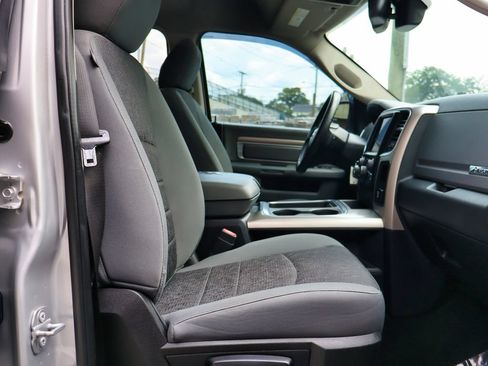 Used 2018 RAM 1500 Big Horn AWD/4WD image 40