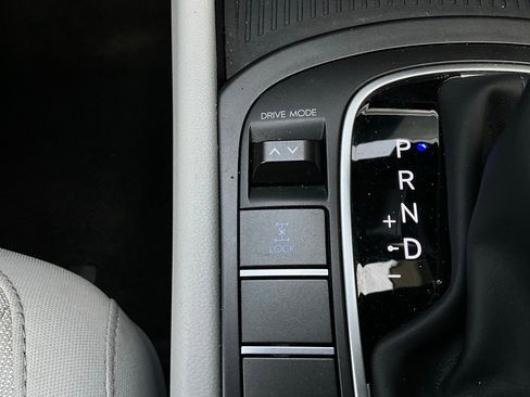 Used 2025 Hyundai Kona SEL image 24