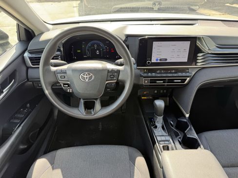 Used 2025 Toyota Camry LE image 15