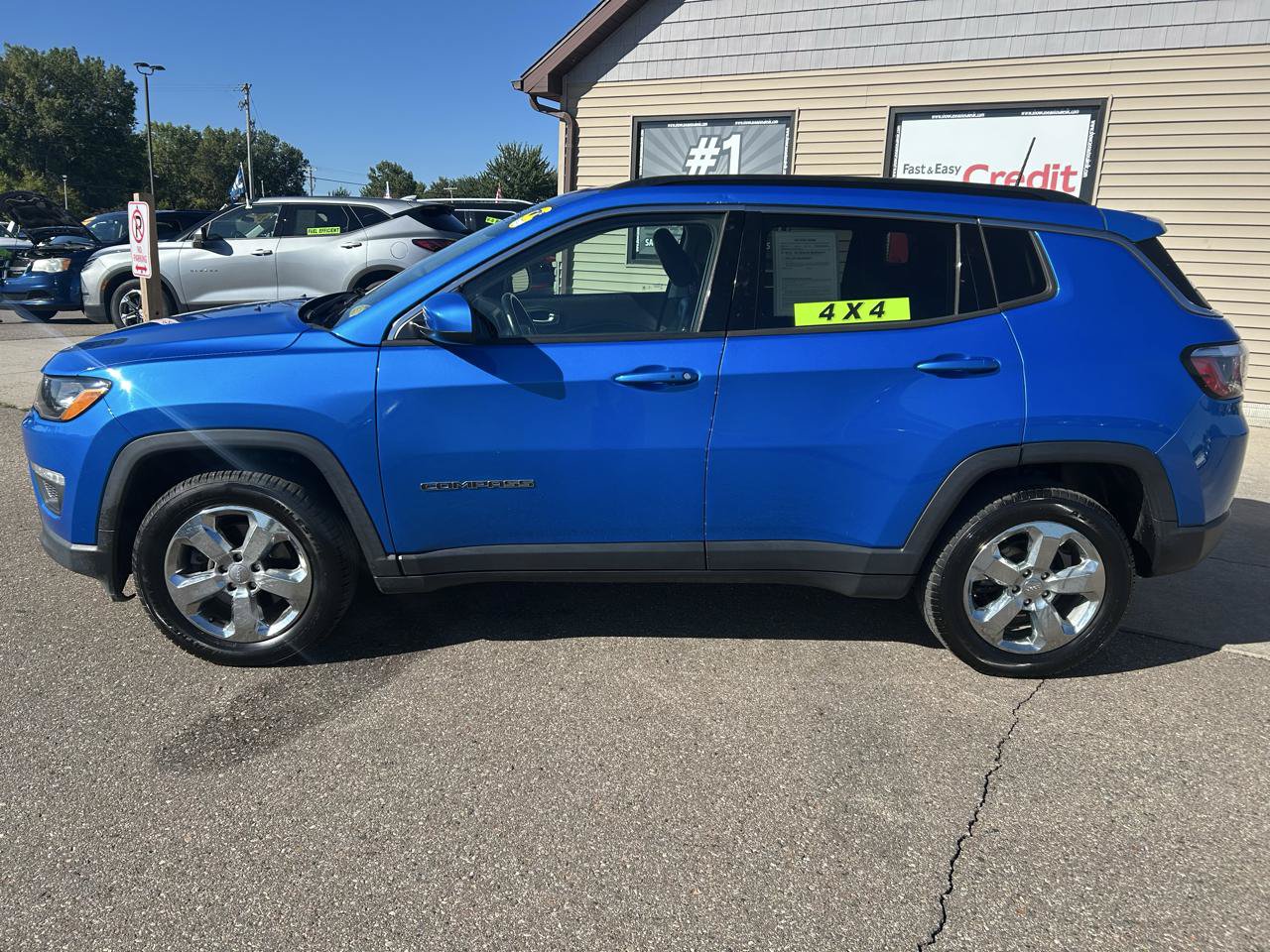 Used 2019 Jeep Compass Latitude w/ Popular Equipment Group AWD/4WD image 8