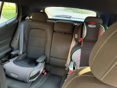 Used 2026 Chevrolet Equinox EV LT w/ LPO, All-Weather Mat Package FWD image 9