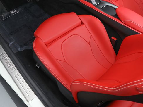 Certified 2022 Ferrari Portofino M RWD image 27