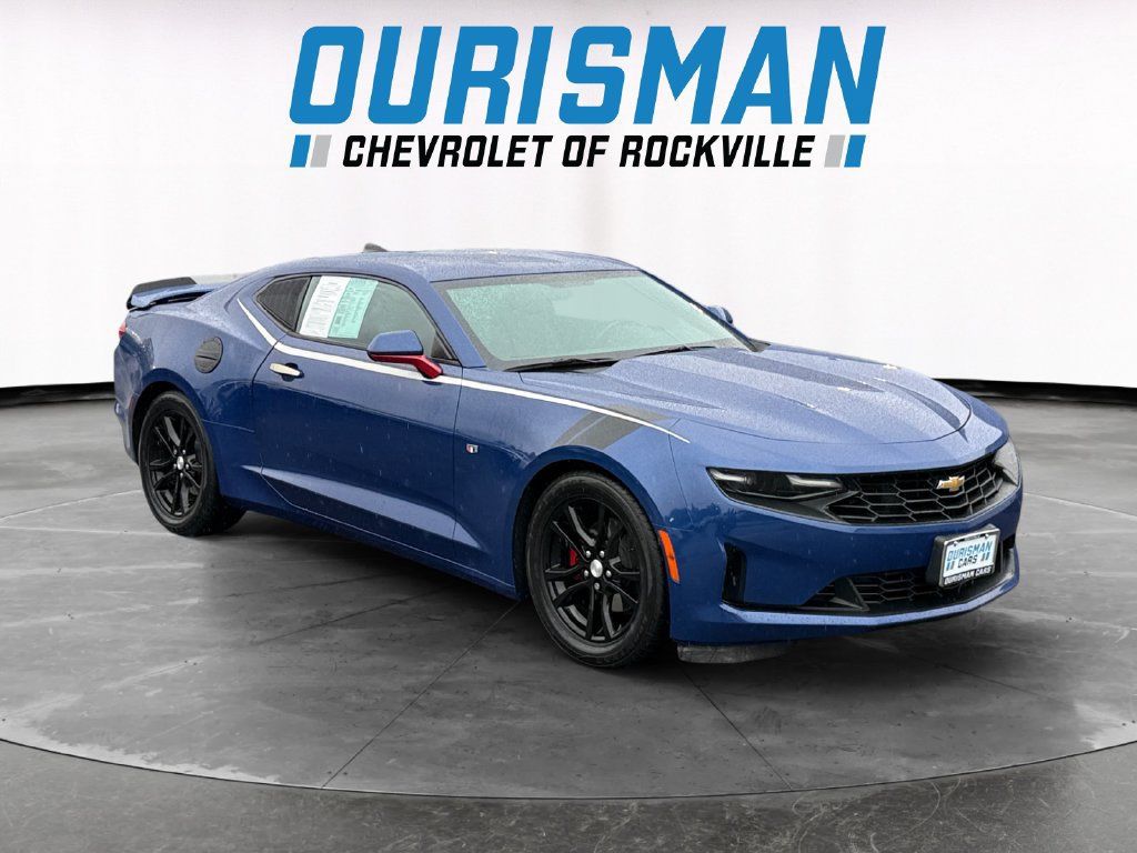 Used 2020 Chevrolet Camaro LS RWD image 1
