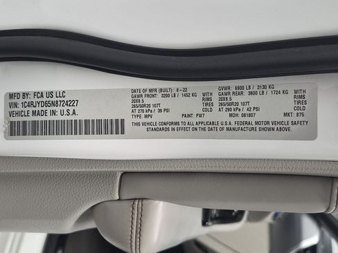 Used 2022 Jeep Grand Cherokee Overland w/ Advanced Protech Group III AWD/4WD image 38