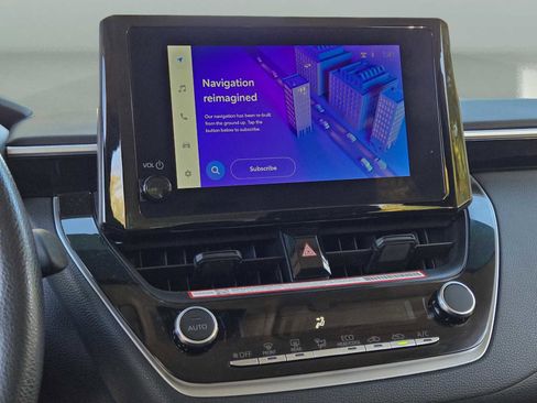 Used 2025 Toyota Corolla LE image 24