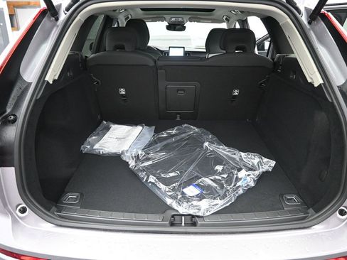 New 2026 Volvo XC60 B5 Core w/ Climate Package image 30