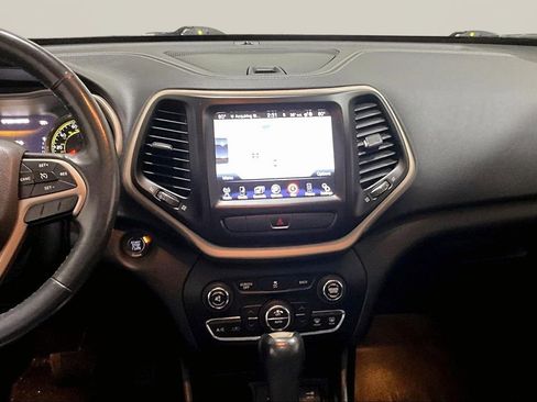 Used 2015 Jeep Cherokee Limited image 9