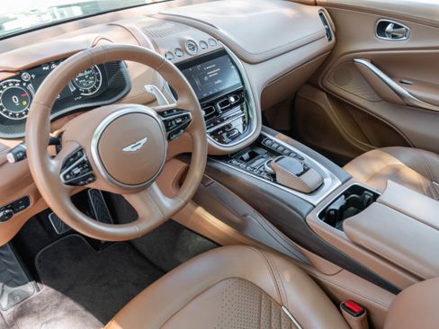 Used 2021 Aston Martin DBX AWD/4WD image 11