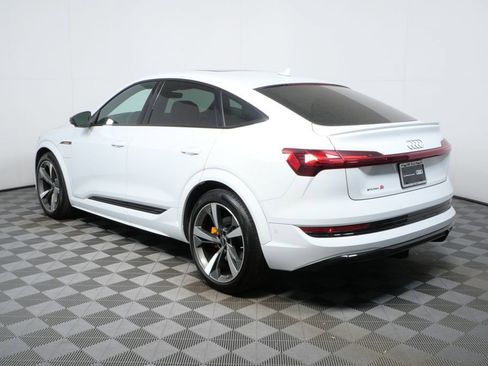 Certified 2022 Audi e-tron S Premium Plus w/ 21" Black Optic Package image 24