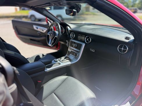Used 2015 Mercedes-Benz SLK 250 image 26