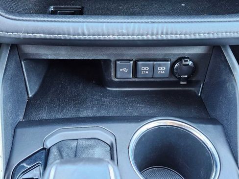 Used 2021 Toyota Highlander XLE image 33