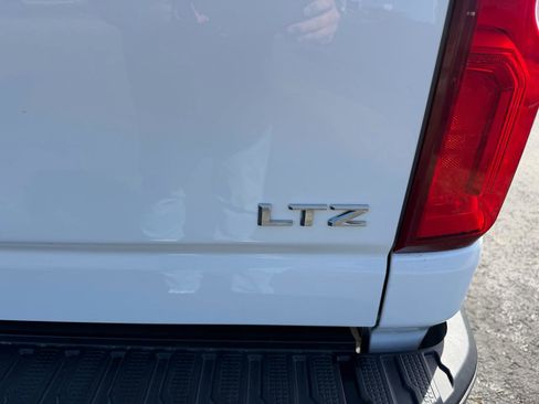 Used 2020 Chevrolet Silverado 2500 LTZ w/ LTZ Plus Package image 18