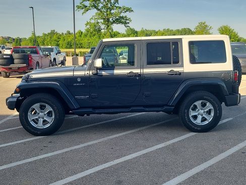 Used 2017 Jeep Wrangler Unlimited Sahara w/ Quick Order Package 24E Chief AWD/4WD image 2