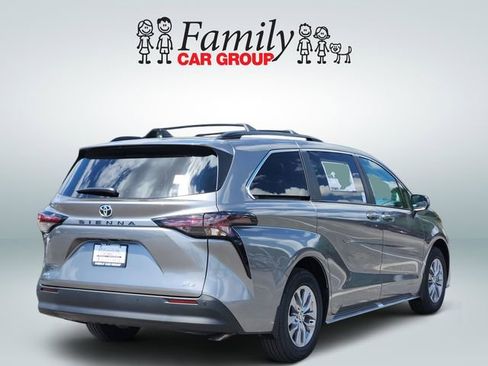 New 2026 Toyota Sienna XLE image 4