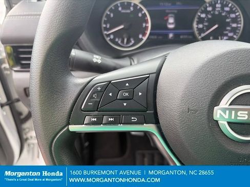 Used 2024 Nissan Sentra SV FWD image 18