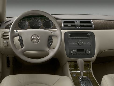 Used 2008 Buick Lucerne CX w/ Driver Confidence Package FWD image 4