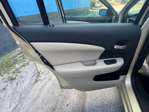 Used 2011 Chrysler 200 Limited FWD image 22