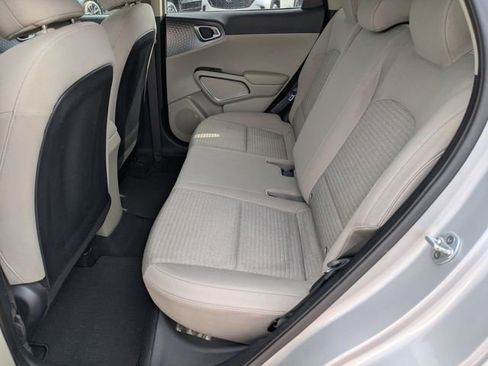 Used 2020 Kia Soul S FWD image 23