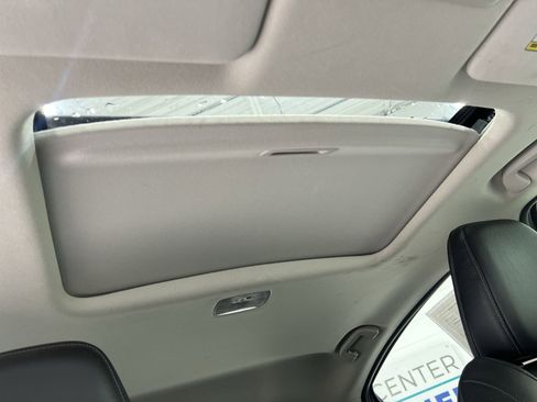 Used 2021 Honda HR-V Touring image 22