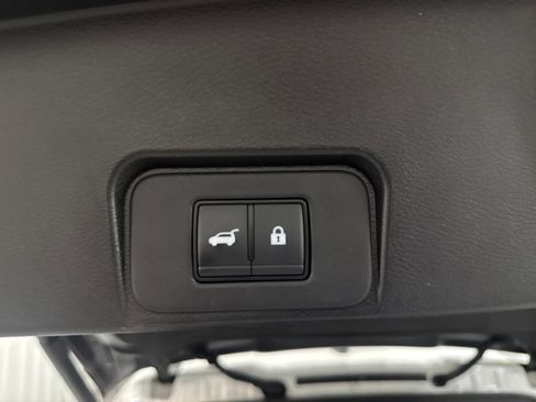 Used 2024 Nissan Rogue SV FWD image 26