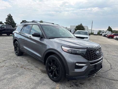 Used 2022 Ford Explorer ST-Line AWD/4WD image 4